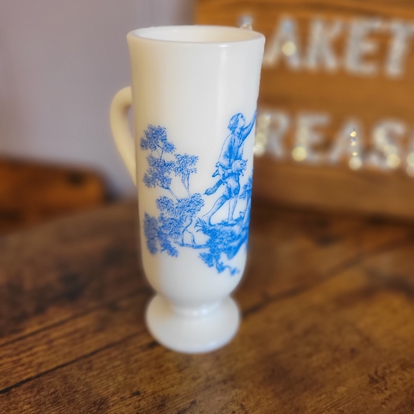 Vintage Avon milk glass dimitasse footed mug - Picture 3 of 15